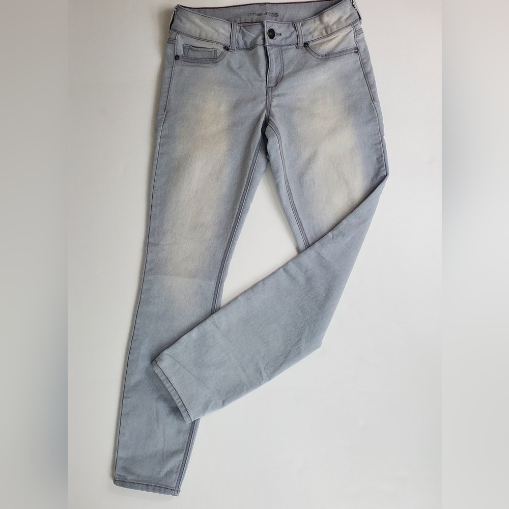 Maurices Women's Gray Wash Jeggings Medium